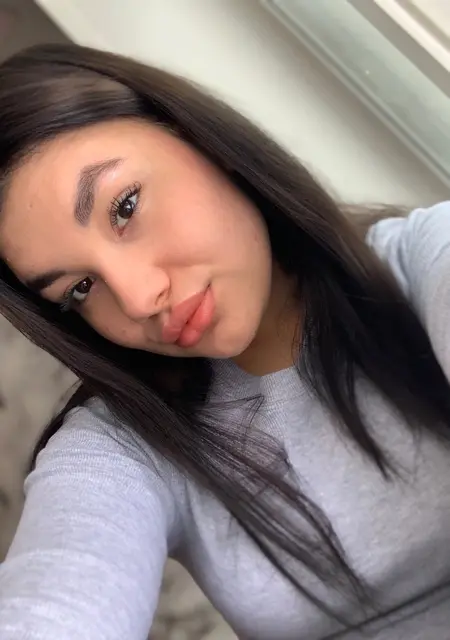 Я Настя, 23, из Коломны, ищу знакомства без обязательств