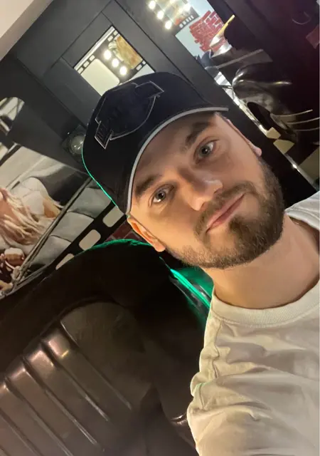 Михаил из Омска, ищу на сайте общение