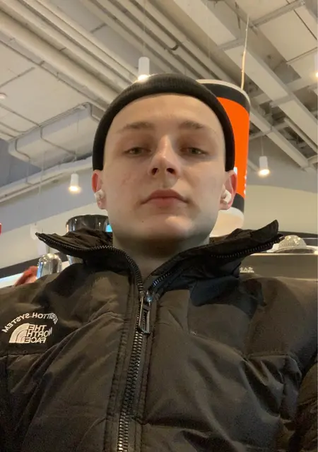 Я Никита, 19, из Калининграда, ищу знакомства без обязательств