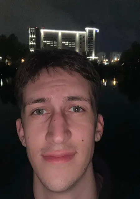 Илья из Сыктывкара, ищу на сайте открытые отношения