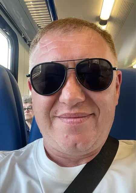 Денис из Новосибирска, ищу на сайте постоянные отношения