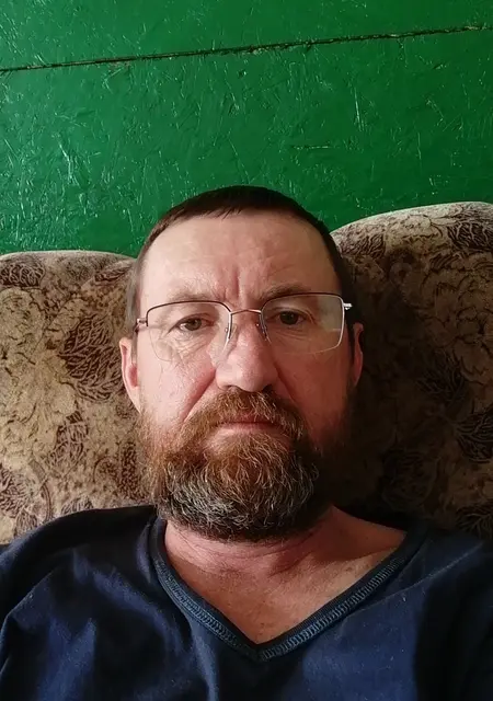 Роман из Владивостока, ищу на сайте знакомства на одну ночь