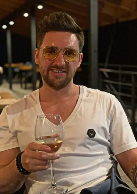 Я Александр, 24, знакомлюсь для дружбы в Казани