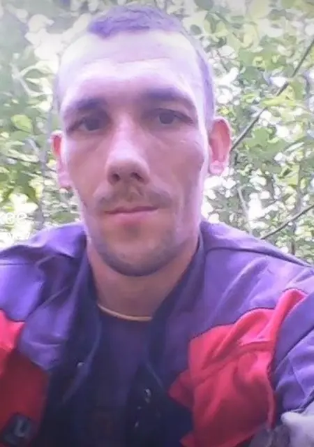 Александр из Гатчины, мне 46, познакомлюсь на одну ночь