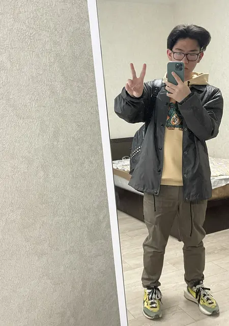 Михаил из Владивостока, мне 20, познакомлюсь на одну ночь