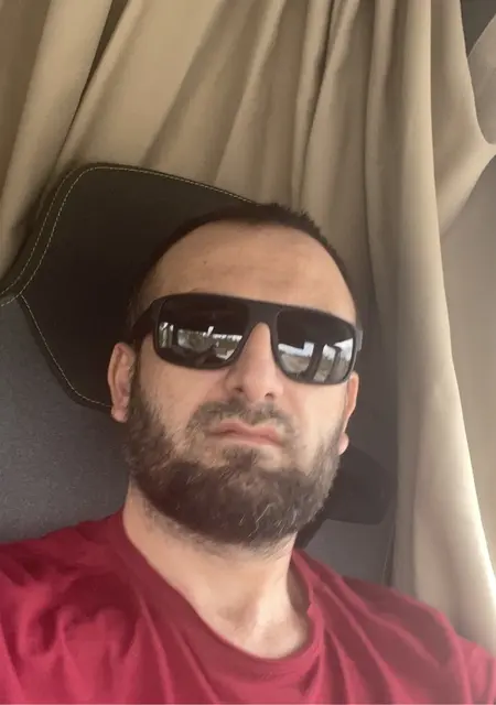 Артур из Нижневартовска, мне 38, познакомлюсь для дружбы