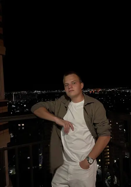 Я Тихон, 19, из Томска, ищу знакомства без обязательств