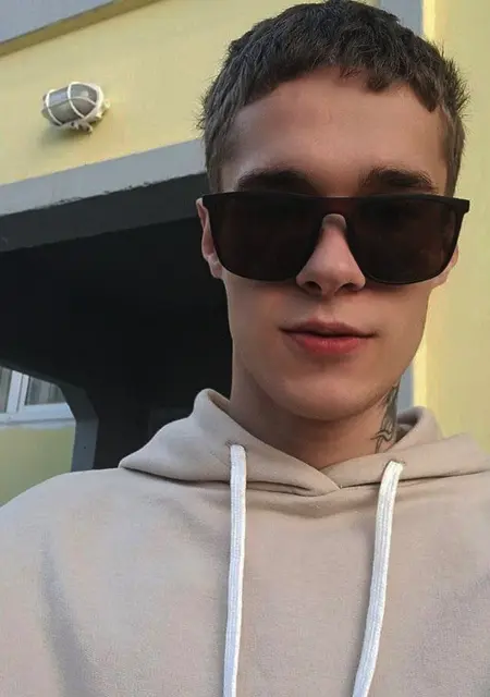 Александр из Омска, мне 25, познакомлюсь на одну ночь