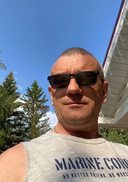 Александр из Омска, мне 50, познакомлюсь для постоянных отношений