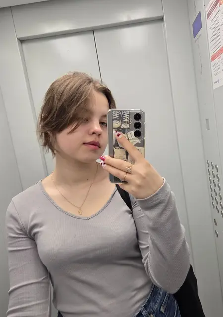 Я Варвара, 20, из Санкт-Петербурга, ищу знакомства без обязательств