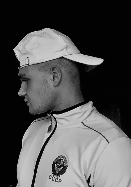 Я Михаил, 20, из Череповца, ищу знакомство для постоянных отношений