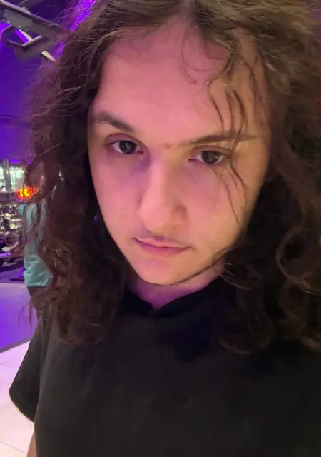 Я Вова, 19, знакомлюсь для постоянных отношений в Волгограде