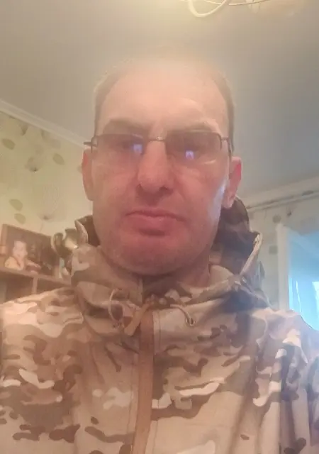 Я Denis, 42, из Москвы, ищу знакомства без обязательств