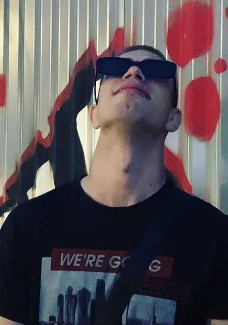 Я Никита, 21, из Саранска, ищу знакомство для приятного времяпровождения