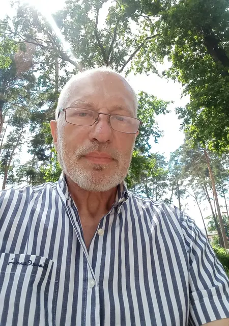 Александр из Киева, мне 68, познакомлюсь без обязательств