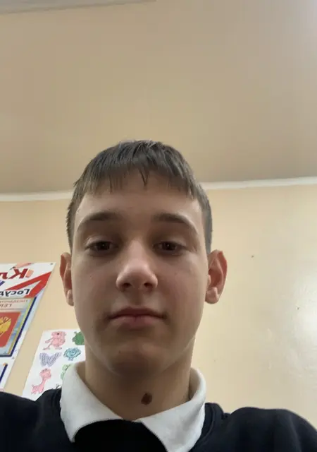 Я Ваня, 19, из Архангельска, ищу знакомство для постоянных отношений