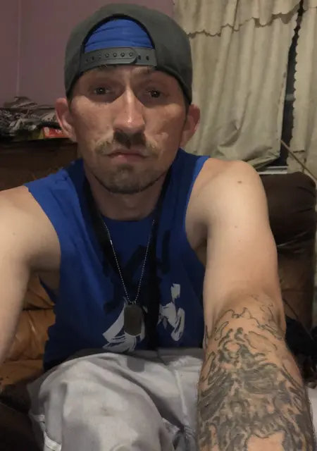 I'm Matthew, 35, looking to meet for chat in London