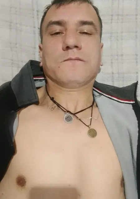 Я Владимир, 42, из Калининграда, ищу знакомство для открытые отношения