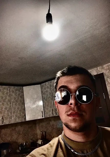 Я Денис, 19, знакомлюсь на одну ночь в Горно-Алтайске