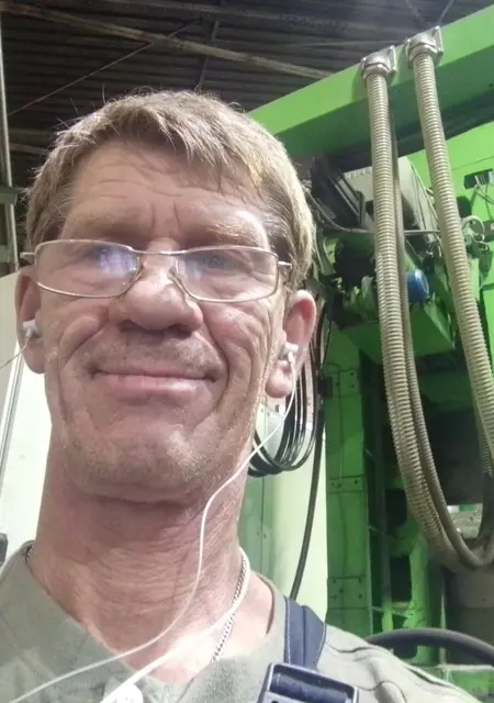 Я Вова, 55, знакомлюсь без обязательств в Туле