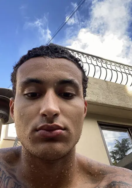 Я Дима, 26, из Петрозаводска, ищу знакомство для приятного времяпровождения