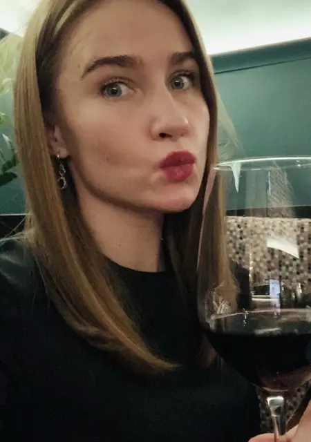 Я Илона, 38, знакомлюсь для приятного времяпровождения в Санкт-Петербурге