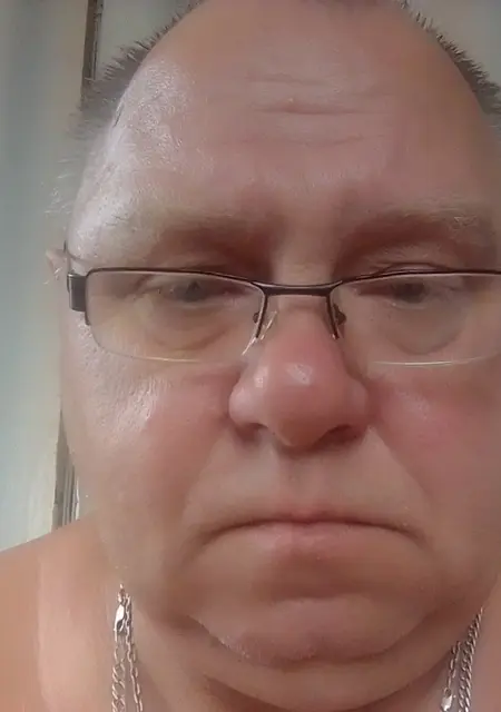 Саша из Новосибирска, мне 54, познакомлюсь без обязательств