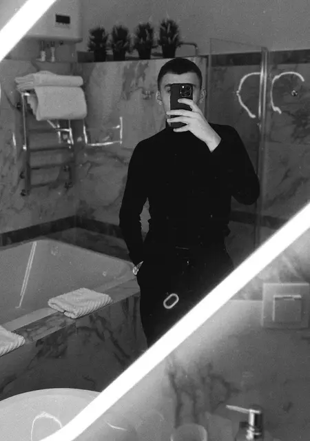 Я Евгений, 20, знакомлюсь для открытые отношения в Санкт-Петербурге