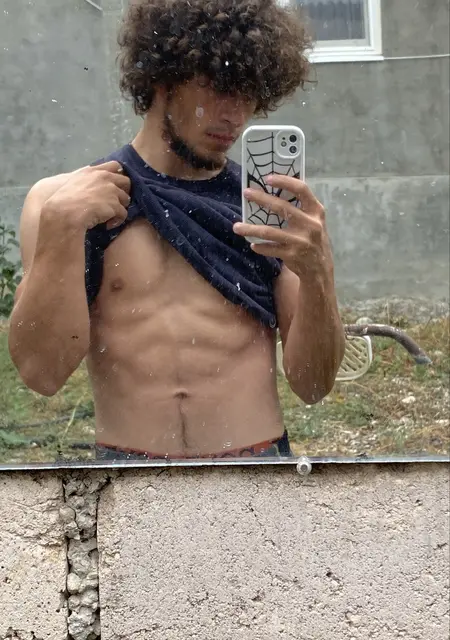 Я Абдуллах, 24, из Москвы, ищу знакомство для приятного времяпровождения