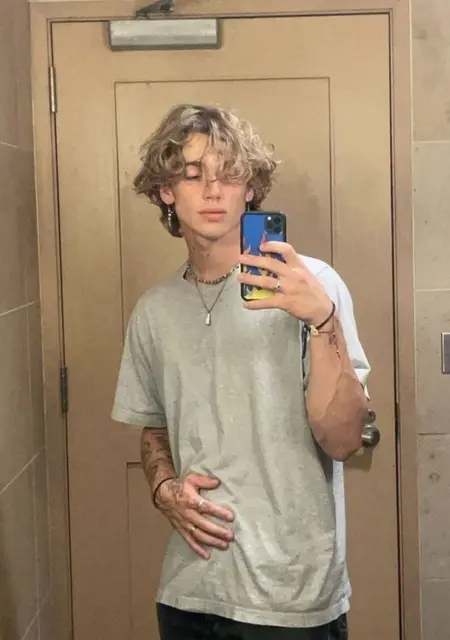 Я Саша, 20, знакомлюсь без обязательств в Воркуте