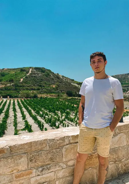 Я Александр, 26, из Днепра, ищу знакомства без обязательств