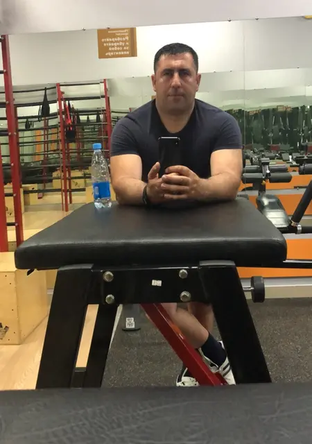 Я Сурен, 44, знакомлюсь без обязательств в Канске