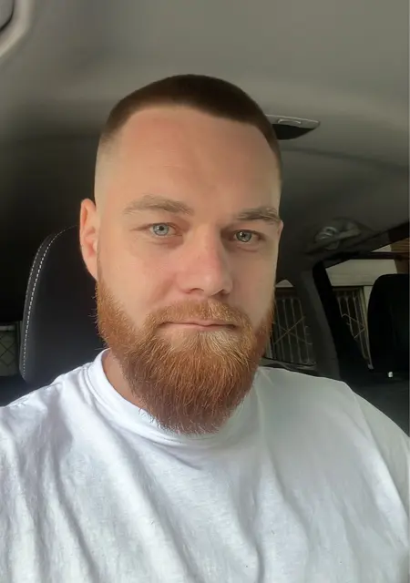 Я Тарас, 34, из Красногорска, ищу знакомство для приятного времяпровождения