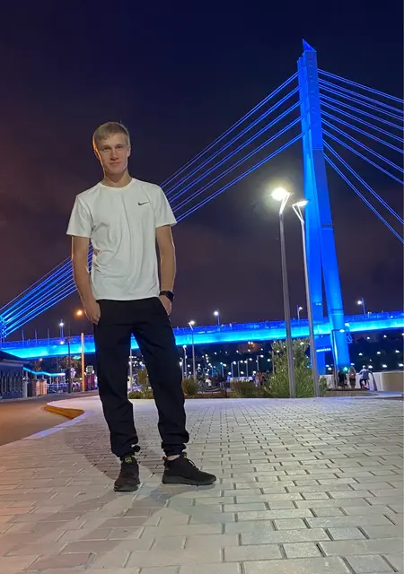 Я Александр, 27, знакомлюсь для общения в Сургуте