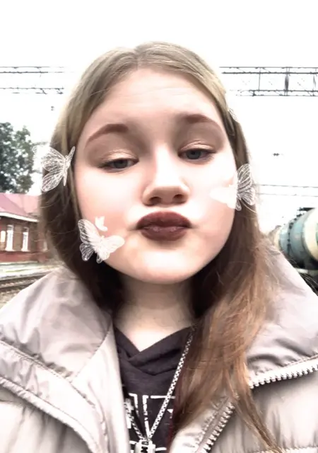 Я Александра, 18, знакомлюсь для общения в Екатеринбурге