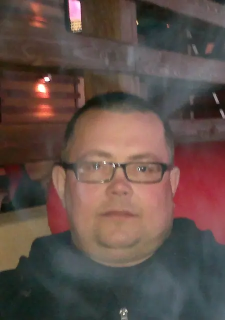 Я Саша, 50, из Санкт-Петербурга, ищу знакомства на одну ночь