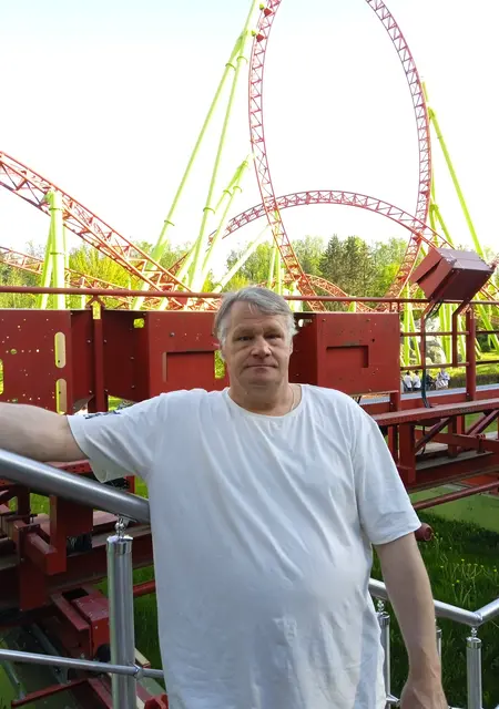 Я Петр, 58, из Великого Новгорода, ищу знакомства без обязательств