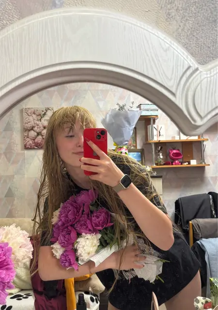 Я Софьюшка, 18, из Кирова, ищу знакомство для совместных путешествий