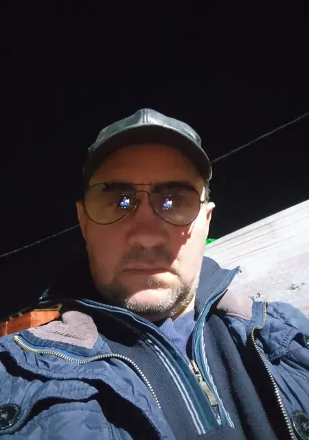 Я Alex, 49, из Севастополя, ищу знакомство для приятного времяпровождения