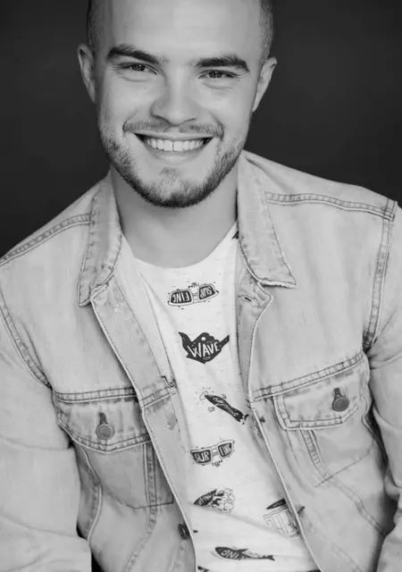 Саша из Ужгорода, мне 30, познакомлюсь без обязательств