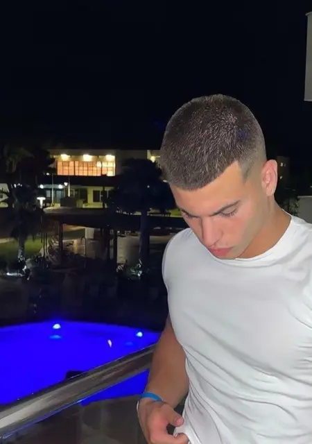 Я Максим, 20, знакомлюсь без обязательств в Тюмени