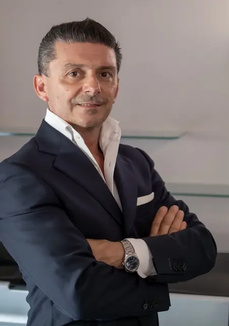 Я Principe Buzzurro, 42, из Вероны, ищу знакомство для совместных путешествий