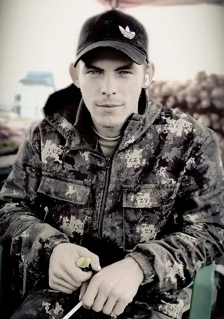 Андрей из Славянска-на-Кубани, мне 23, познакомлюсь для приятного времяпровождения