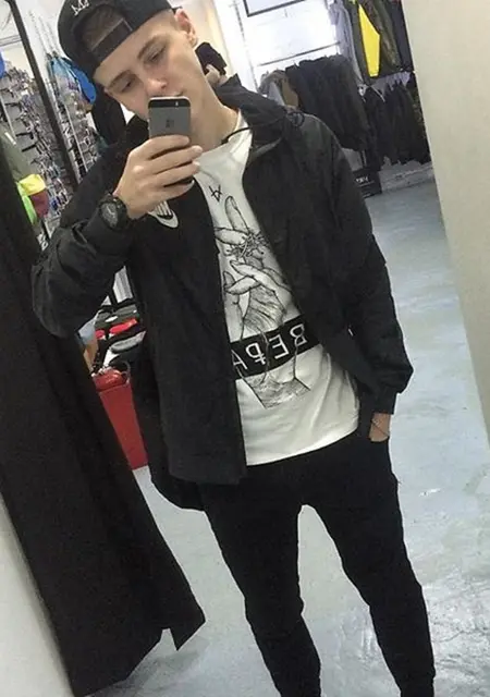 Я Даниил, 19, из Прокопьевска, ищу знакомства без обязательств