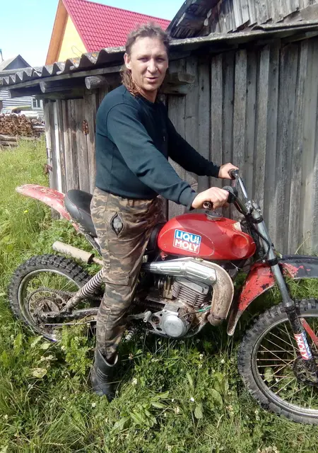 Я Юджин, 20, из Костромы, ищу знакомства на одну ночь