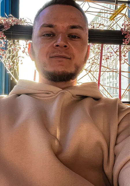 Я Саня, 28, из Оренбурга, ищу знакомство для постоянных отношений