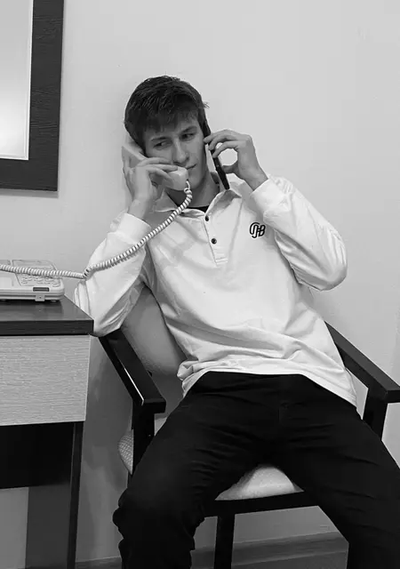 Сергей из Новороссийска, мне 19, познакомлюсь без обязательств