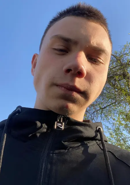 Я Серёжа, 20, из Прокопьевска, ищу знакомства без обязательств