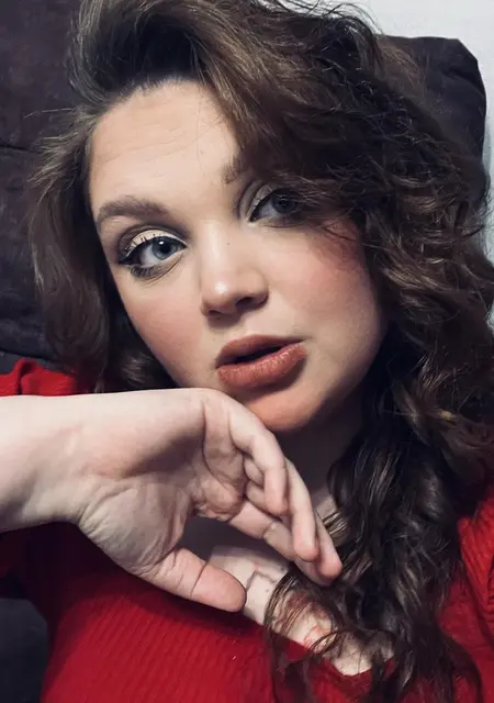 Я Анастасия, 21, из Тюмени, ищу знакомство для открытые отношения