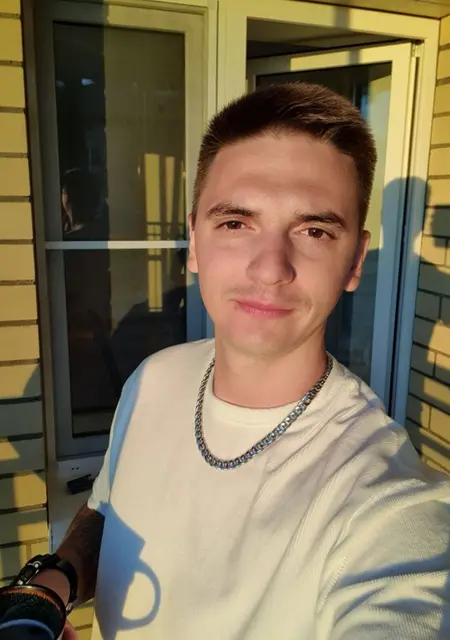 Юра из Михайловска, мне 25, познакомлюсь на одну ночь